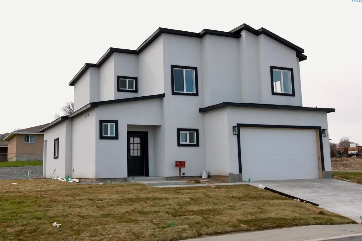 627 San Mateo Ave, Sunnyside, WA 98944 - #1