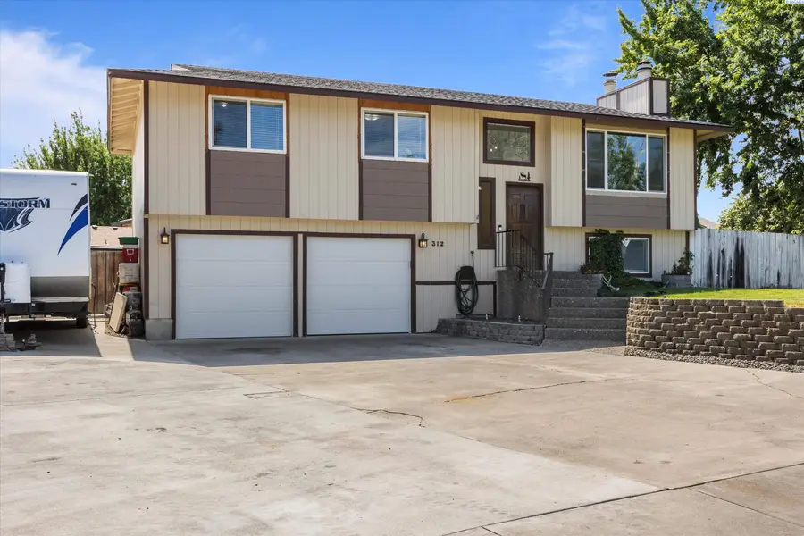 312 N Idaho. Pl, Kennewick, WA 99336 - #2
