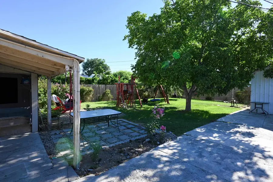 712 S 10th St, Sunnyside, WA 98944 - Image #2