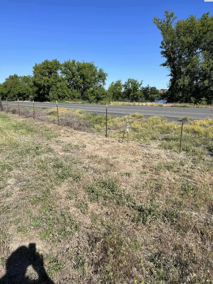 166903 W Byron Rd, Prosser, WA 99350 - Image #2