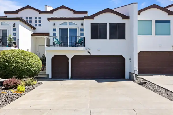 1934 Fairway Dr, Richland, WA 99352