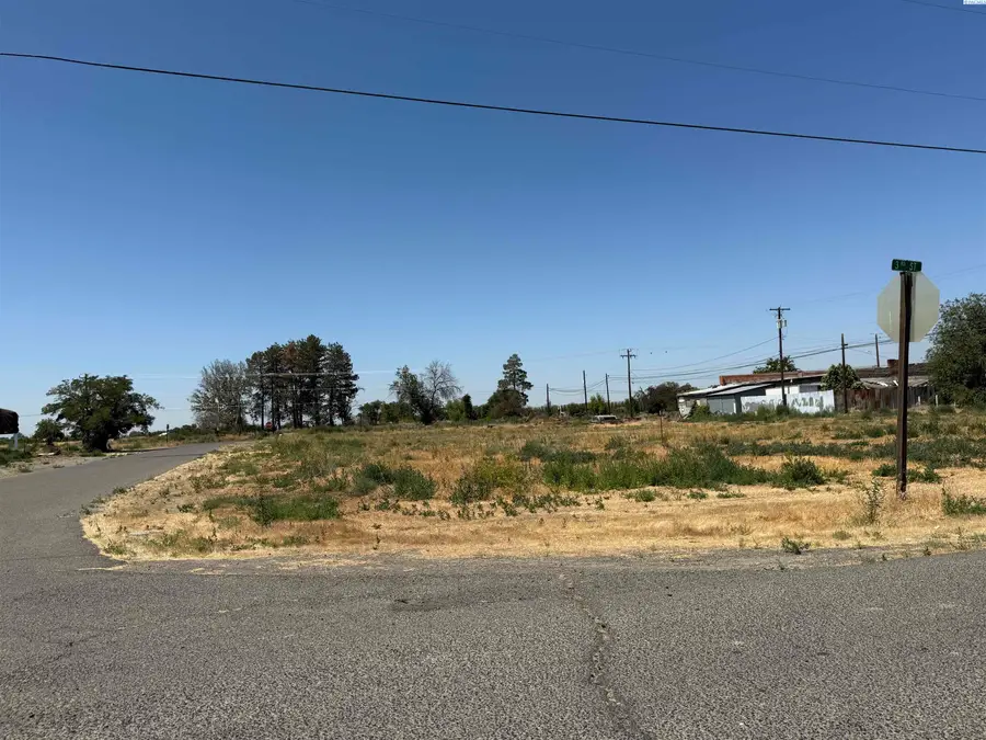 215-221 North Street, Mabton, WA 98935 - #3