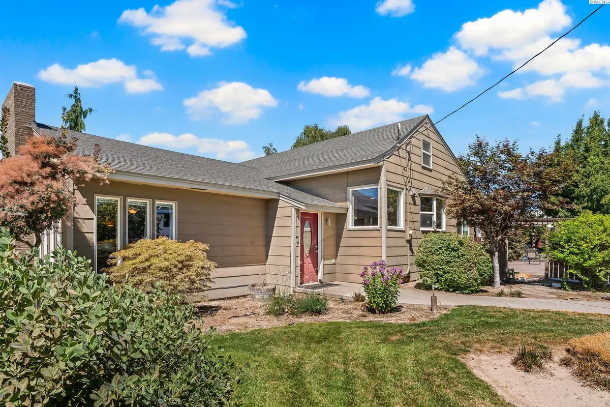 431 Wellner Rd, Outlook, WA 98938 - Image #1