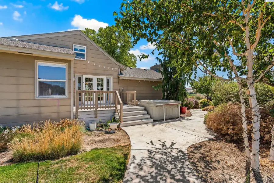 431 Wellner Rd, Outlook, WA 98938 - Image #3