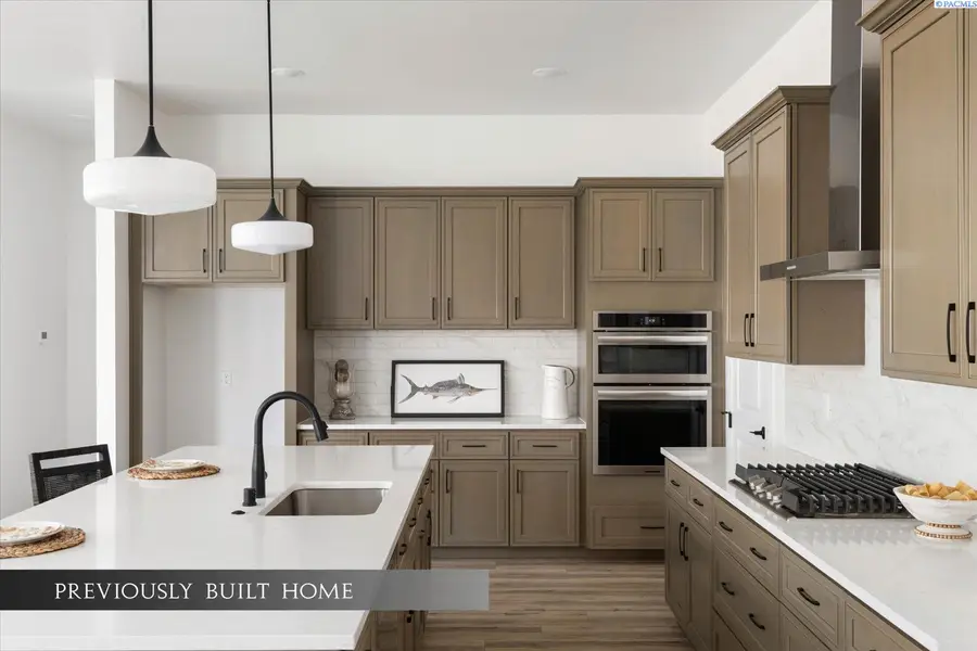 6685 W 27th Ave, Kennewick, WA 99338 - #2