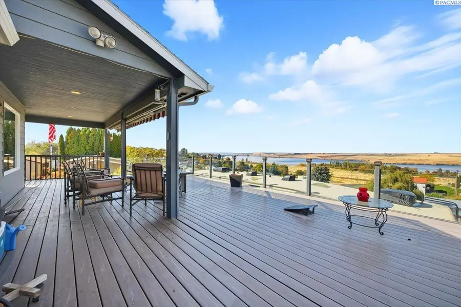 372 Harbor Blvd., Burbank, WA 99323 - Image #3