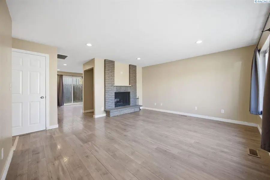 620 E 7th Ave, Kennewick, WA 99336 - Image #3