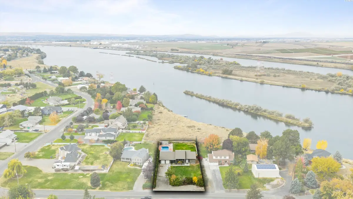 65 Snake River Dr, Burbank, WA 99323 - Image #1