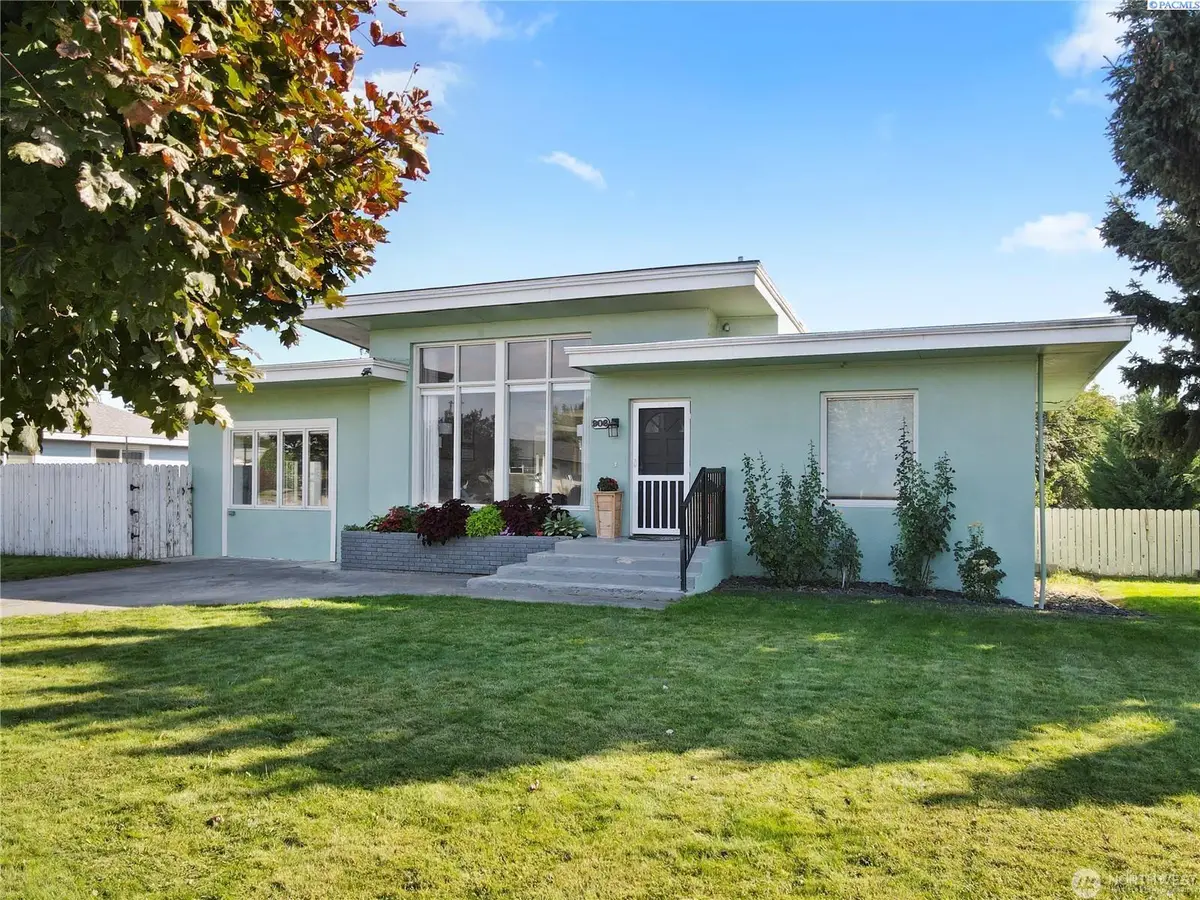 906 E Larch St, Othello, WA 99344 - Image #1