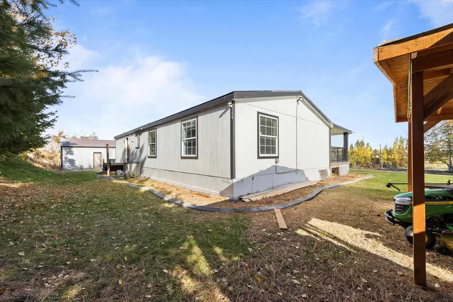 13232 N Nascar Pr Ne, Benton City, WA 99320-9571 - Image #3