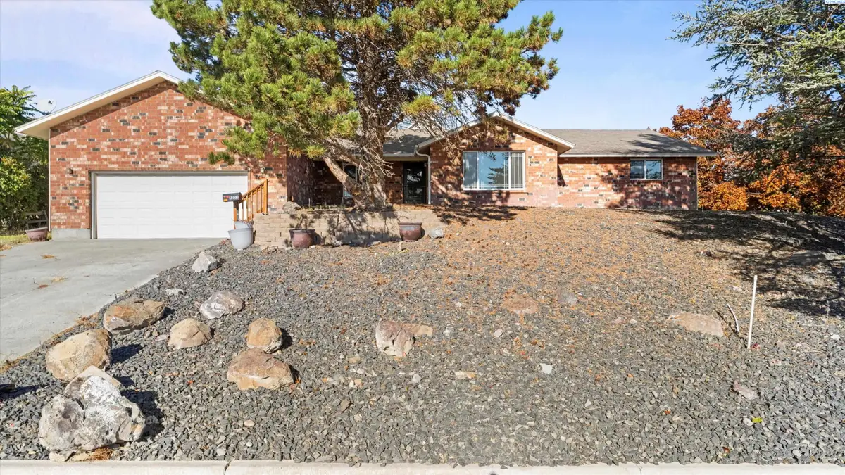 4202 Maple Lane, West Richland, WA 99353 - Image #1