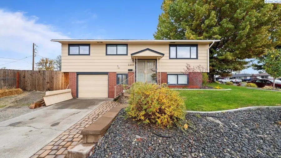 2203 N 7th Ave, Pasco, WA 99301-9473 - Image #2
