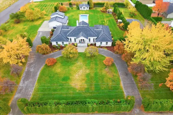 1709 N Road 80, Pasco, WA 99301