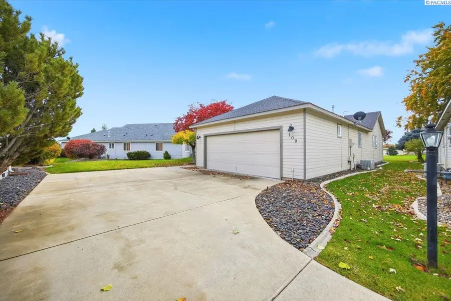 109 Augusta Lane, Pasco, WA 99301 - Image #2