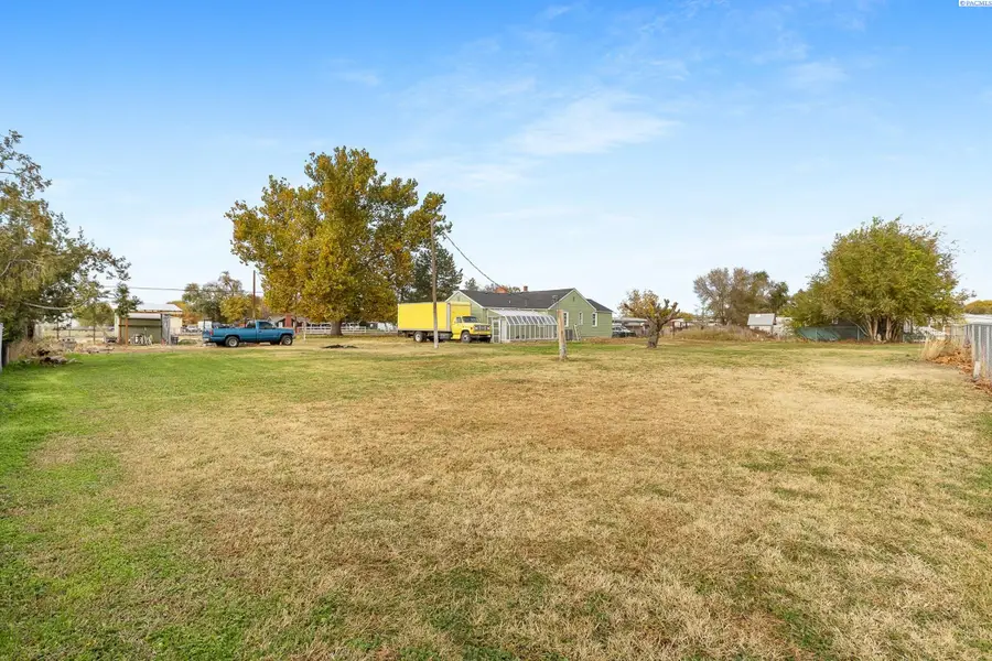 32105 S Finley Rd, Kennewick, WA 99337 - Image #3