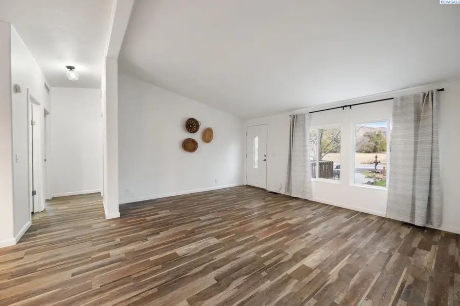 316 S 9th St, Benton City, WA 99320 - Image #3