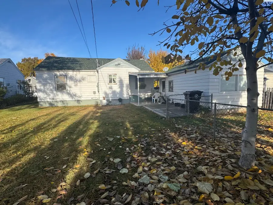 206 S Date St, Toppenish, WA 98948 - Image #2