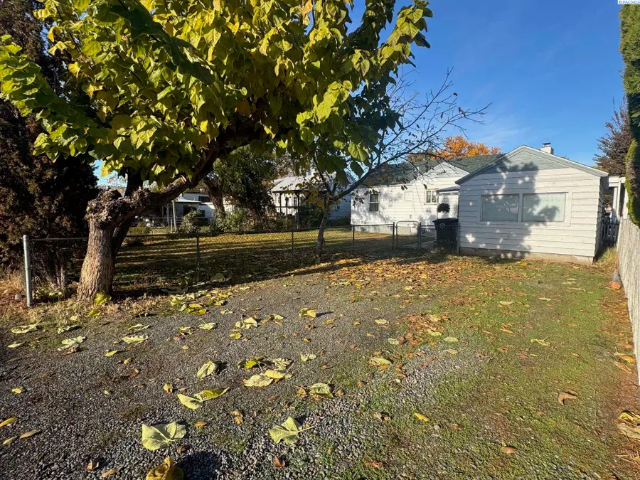 206 S Date St, Toppenish, WA 98948 - Image #3