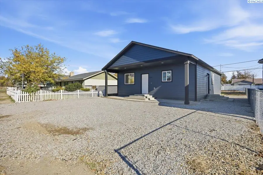 324 3rd Ave, Mabton, WA 98935 - Image #2