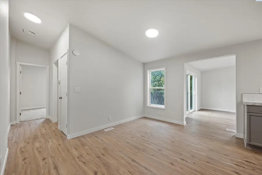 302 Tumbleweed Ct, West Richland, WA 99353 - Image #3