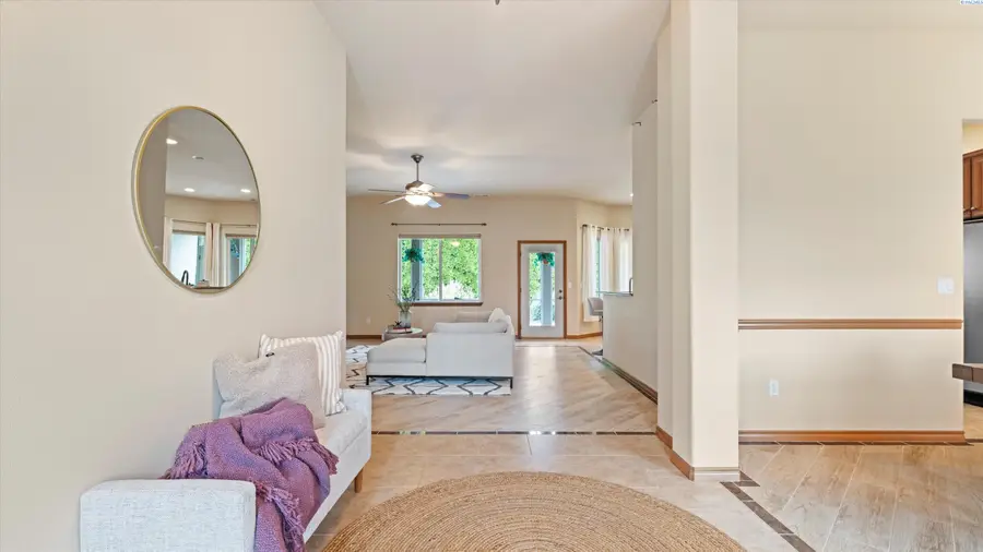 1472 Chardonnay Dr, Richland, WA 99352 - Image #3