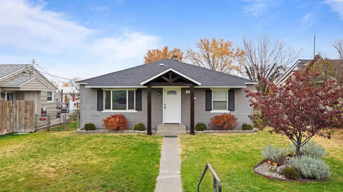 1922 Highland Dr, Prosser, WA 99350 - Image #1