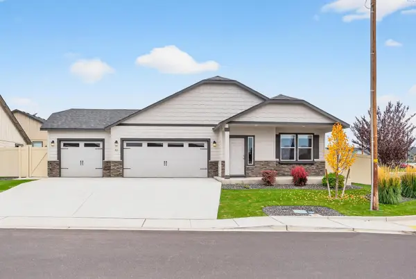 911 Bing St, Grandview, WA 98930