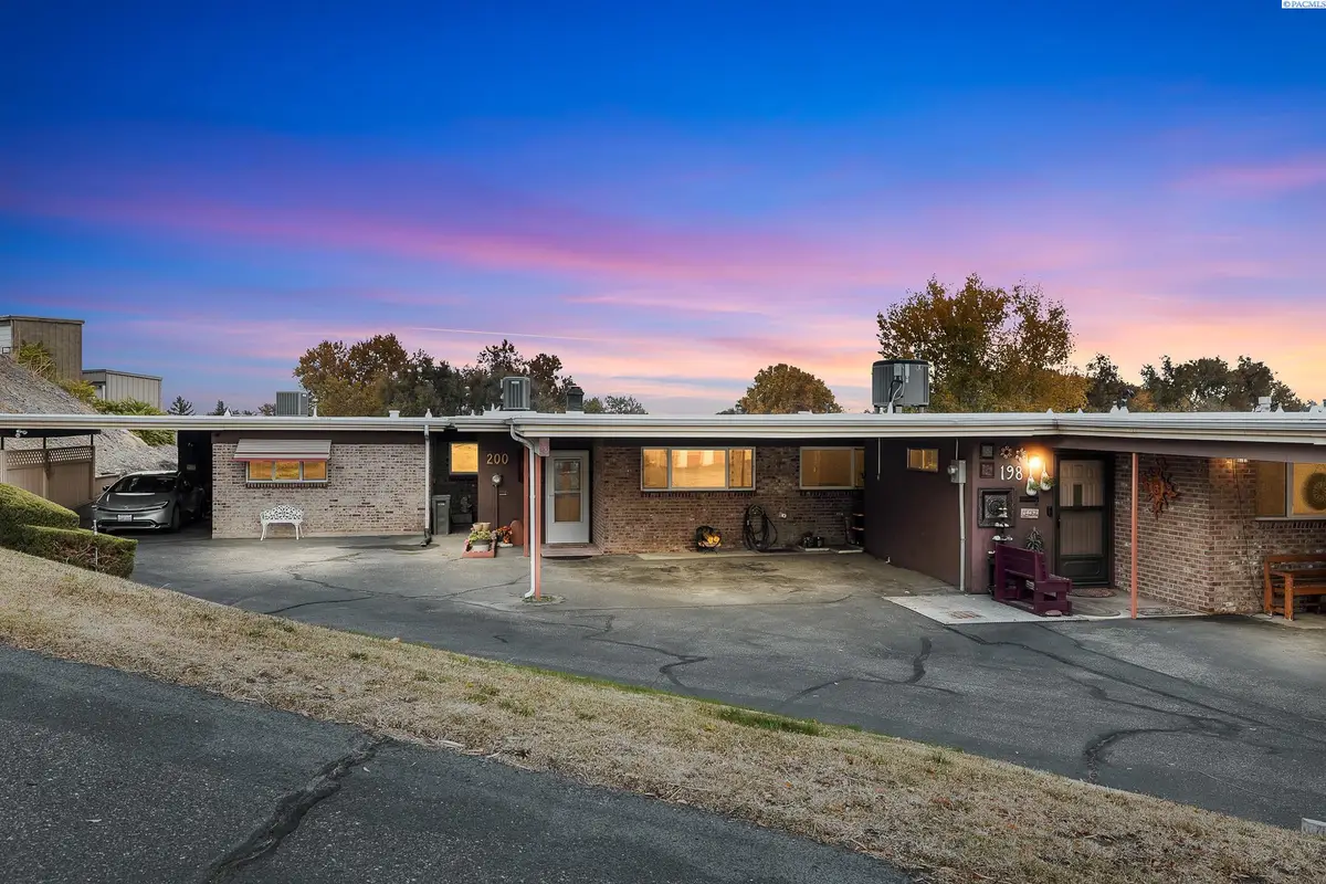 200 N Waverly Pl, Kennewick, WA 99336 - Image #1