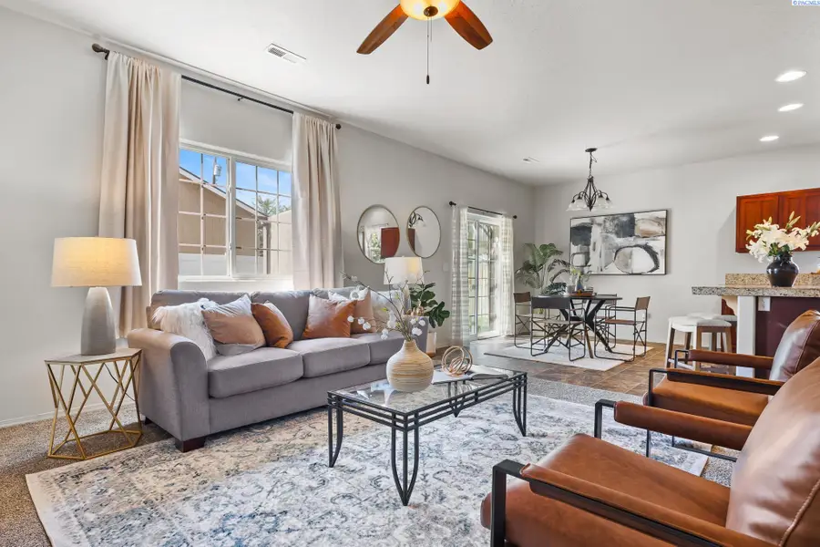 595 N Irving Pl, Kennewick, WA 99336 - Image #3