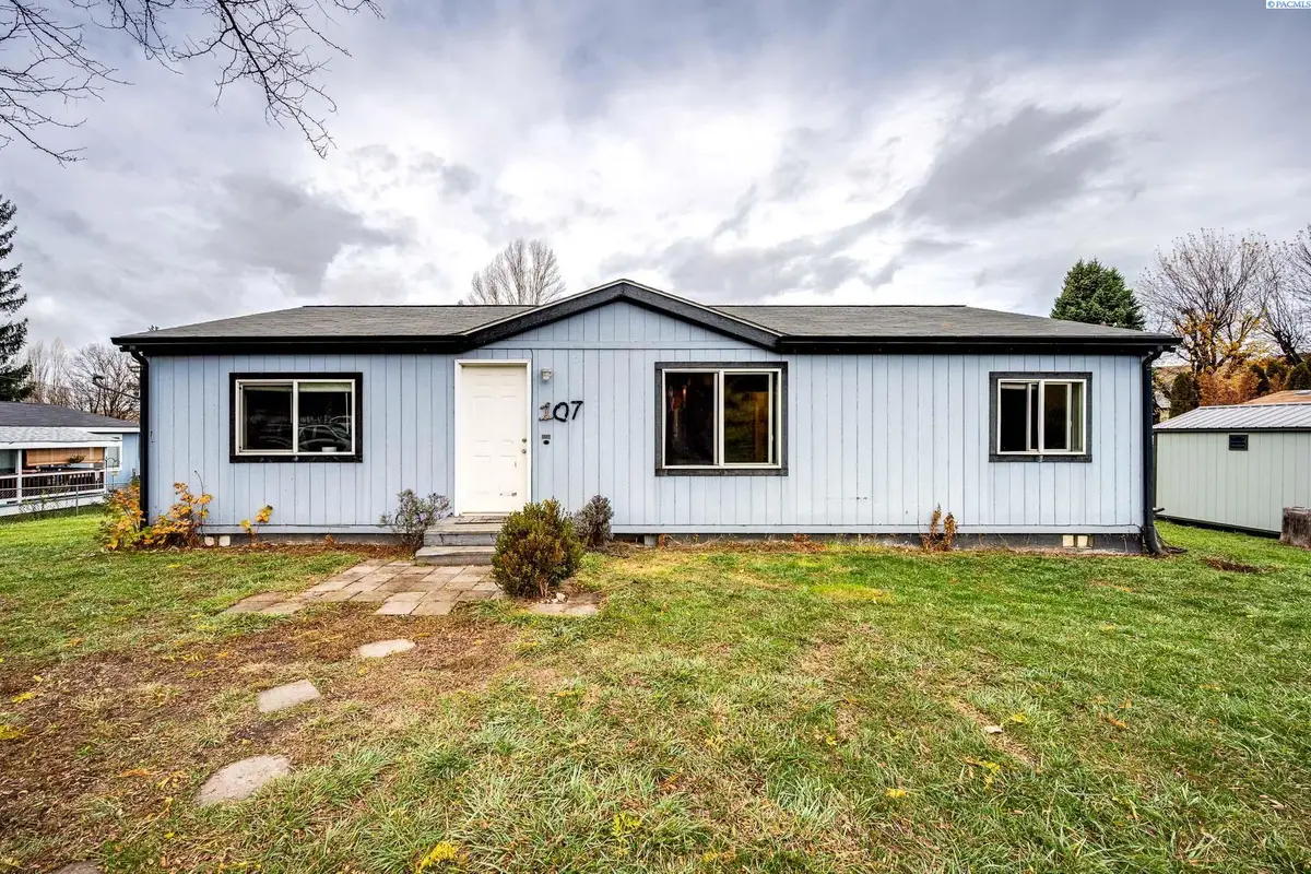 107 N B St, Albion, WA 99102 - Image #1