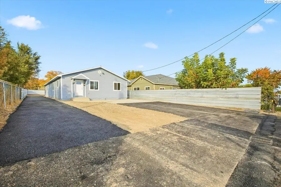 1310 South St, Sunnyside, WA 98944 - Image #2