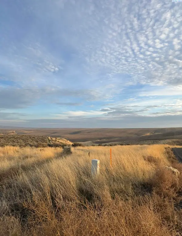 NKA E 973 Pr Se, Kennewick, WA 99338