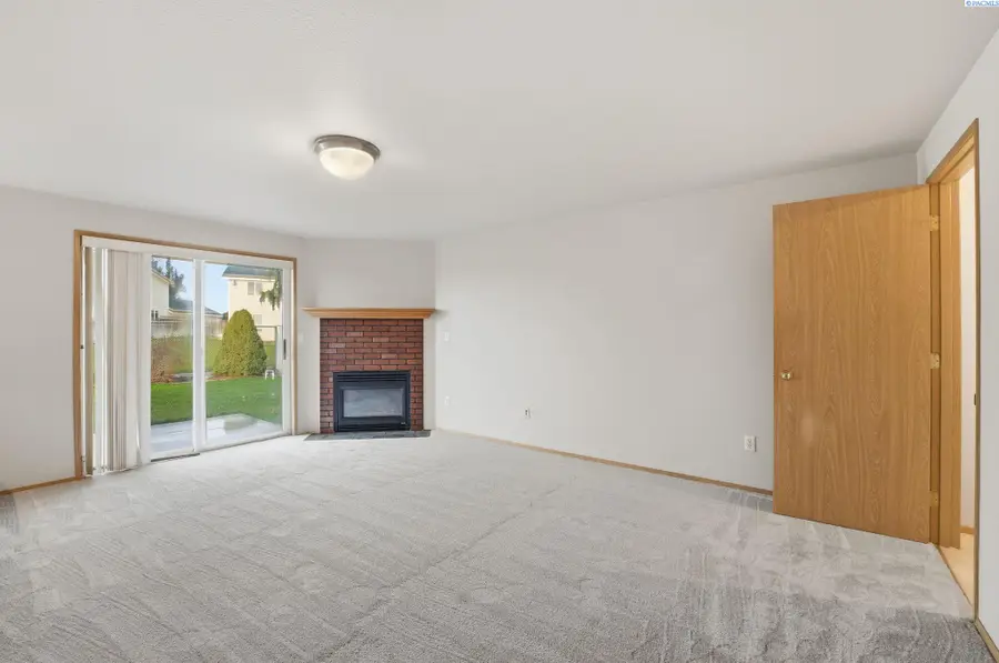 6715 Wrigley Drive, Pasco, WA 99301 - Image #2