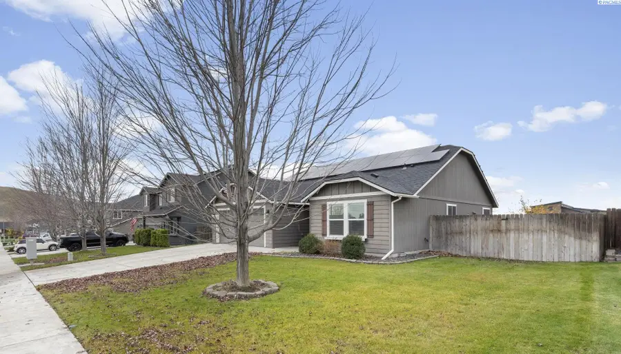 1800 Crab Apple Circle, West Richland, WA 99353 - Image #2