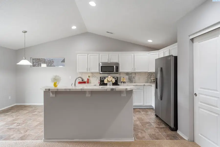 1800 Crab Apple Circle, West Richland, WA 99353 - Image #3