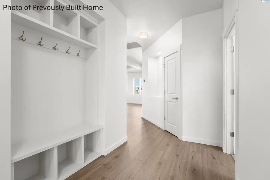 8718 Dusty Maiden Dr, Pasco, WA 99301 - Image #2