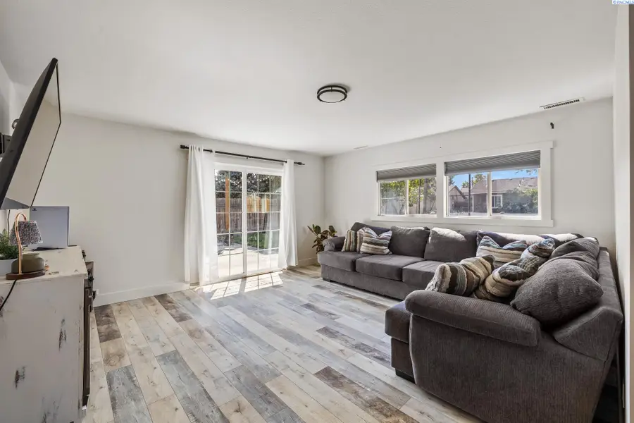 2404 Dallas St, Richland, WA 99352 - Image #2