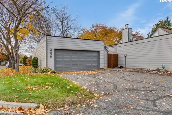 2459 Marine Ct, Richland, WA 99354