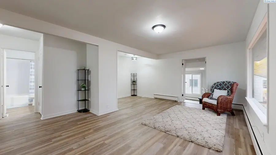 2206 W 1st Avenue, Kennewick, WA 99336 - Image #2