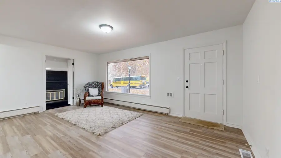 2206 W 1st Avenue, Kennewick, WA 99336 - Image #3