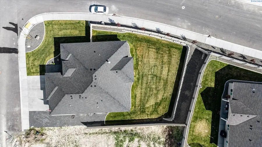 7201 W 33rd Pl, Kennewick, WA 99338 - Image #2