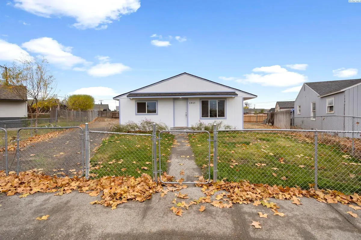 1915 Riverview Dr., Pasco, WA 99301 - Image #1