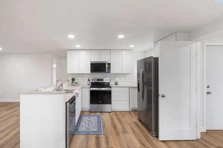 1915 Riverview Dr., Pasco, WA 99301 - Image #3