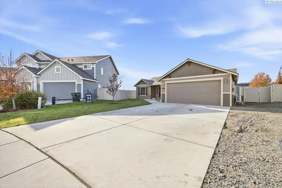 4206 Kitimat Ln, Pasco, WA 99301 - Image #2
