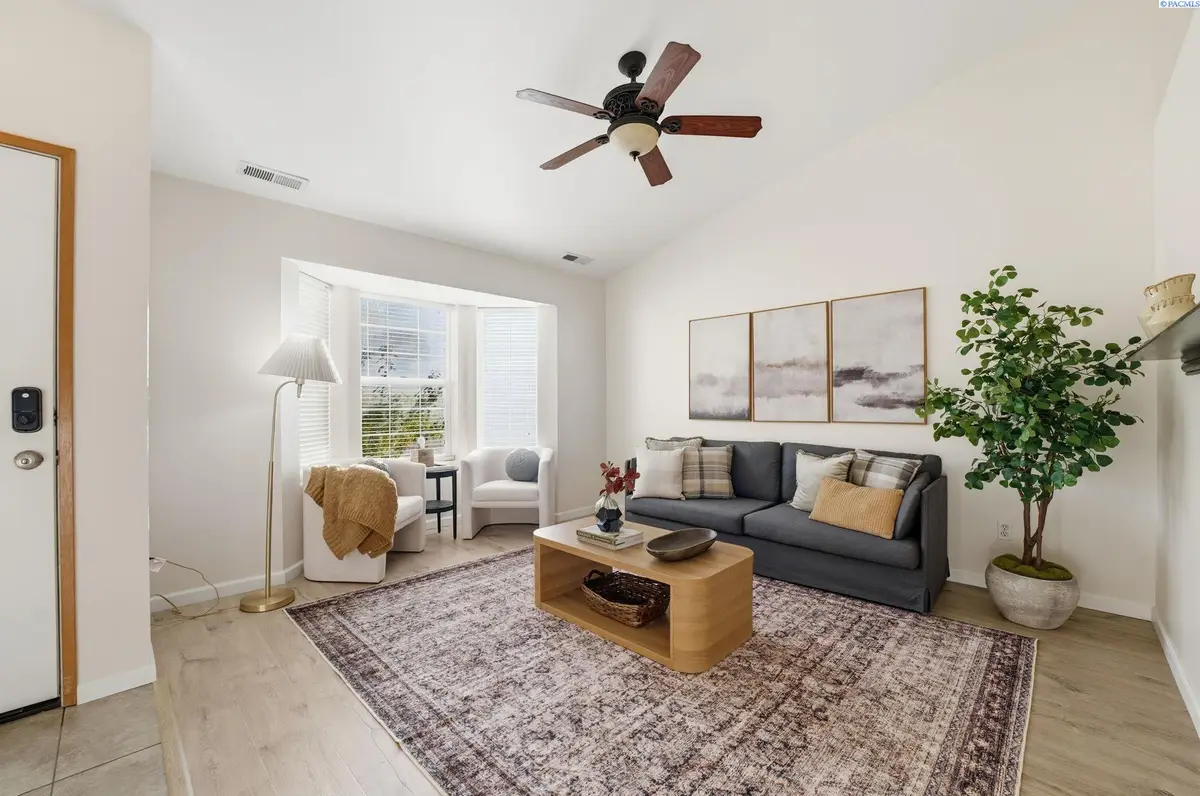 3826 W Grand Ronde, Kennewick, WA 99336 - Image #1