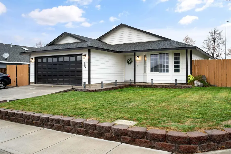 8203 Whidbey Dr, Pasco, WA 99301 - Image #2