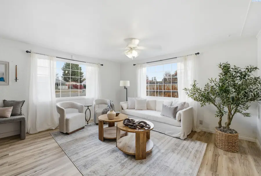 1313 Cottonwood Drive, Richland, WA 99354 - Image #2