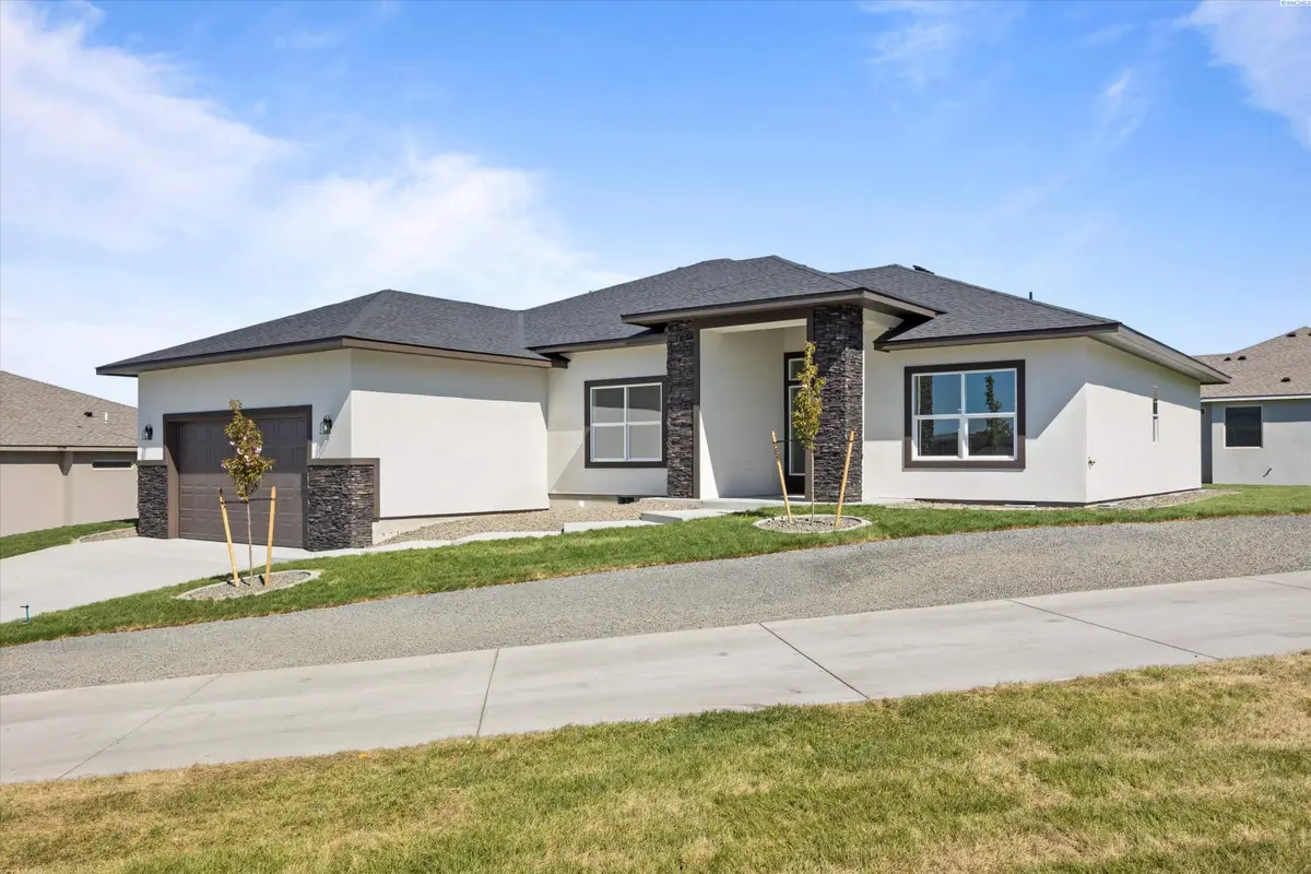 1056 Makah Ct, Richland, WA 99352 - Image #1