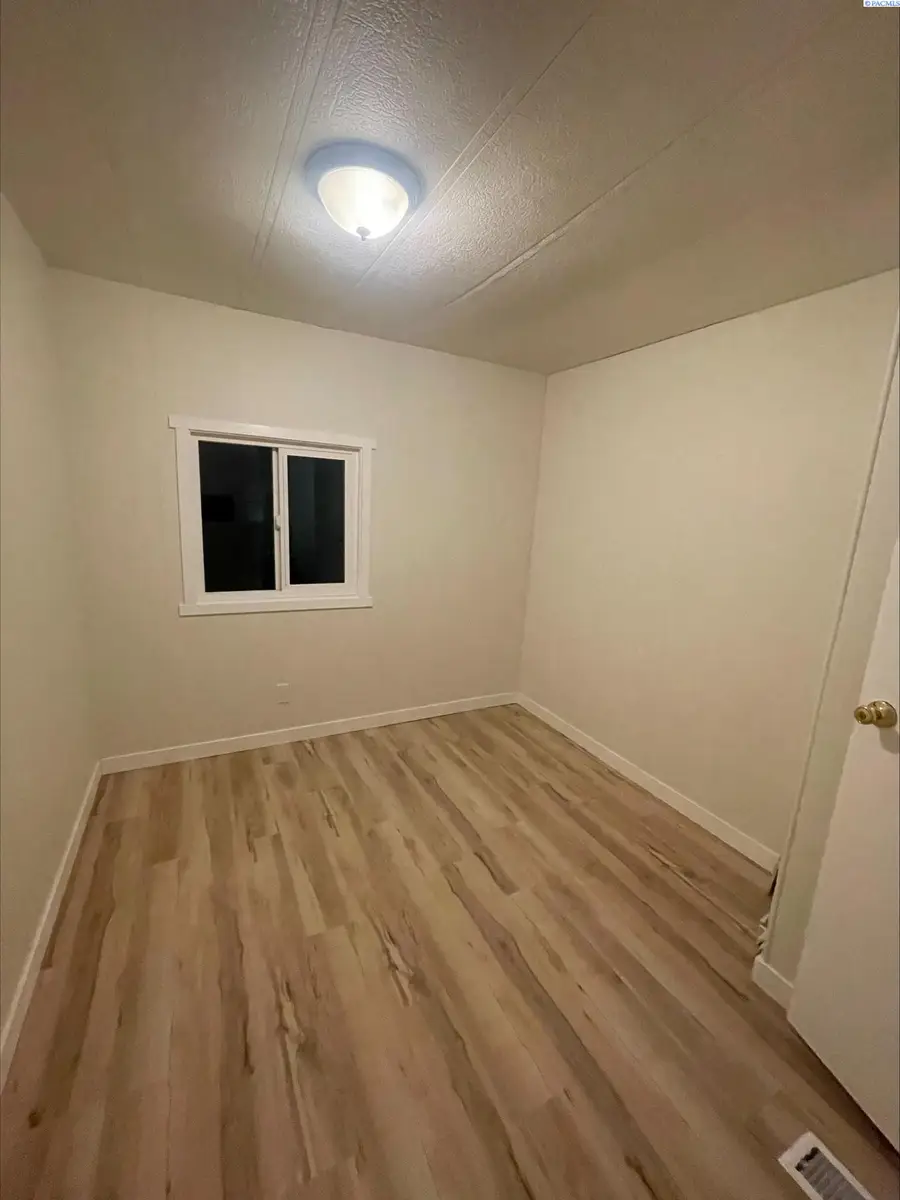 3324 W 19th Ave #111, Kennewick, WA 99338 - Image #3