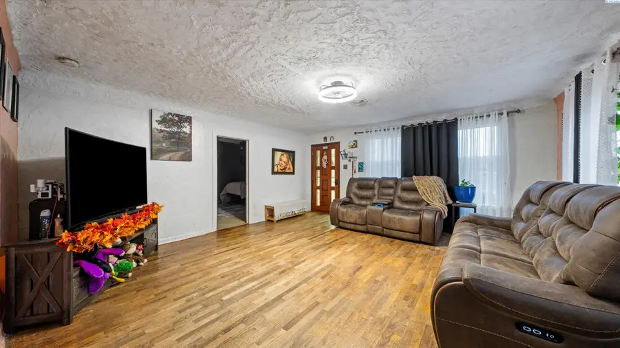 2021 W 4th Ave, Kennewick, WA 99336 - Image #3